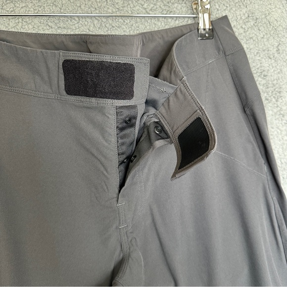 lululemon athletica Black Utility Active Pants Men’s Size 34 - Picture 5 of 16